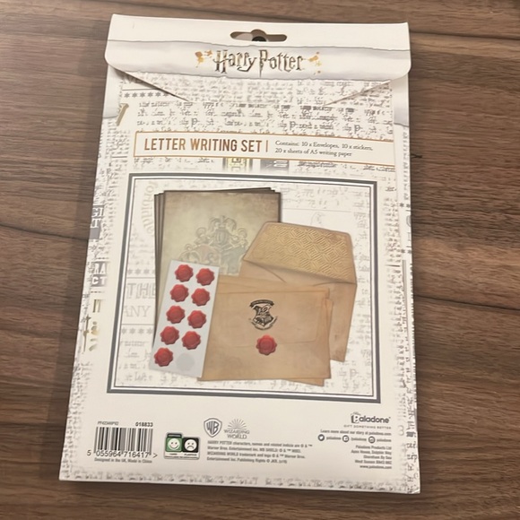 HARRY POTTER - LETTER WRITING SET - Picture 2 of 5